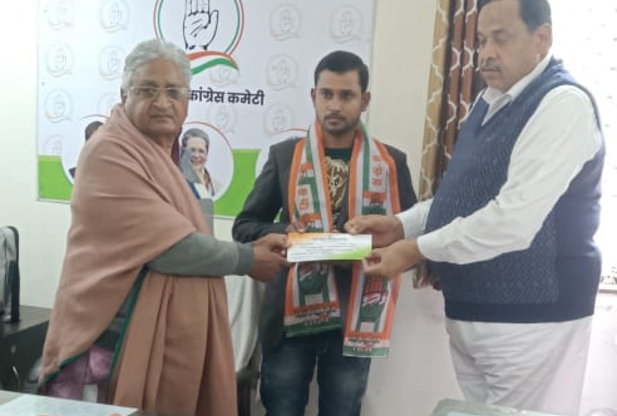 Brother of journalist Raman Kashyap who was killed in Tikunia violence in Lakhimpur Kheri join Congress ajay kumar lallu