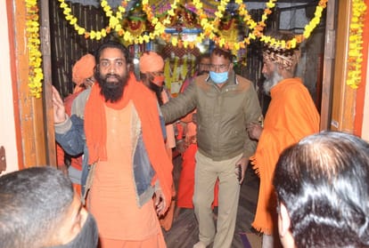 Prayagraj: Conflict in the arena for the wealth of billions of Veni Madhav temple