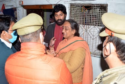 Prayagraj: Conflict in the arena for the wealth of billions of Veni Madhav temple