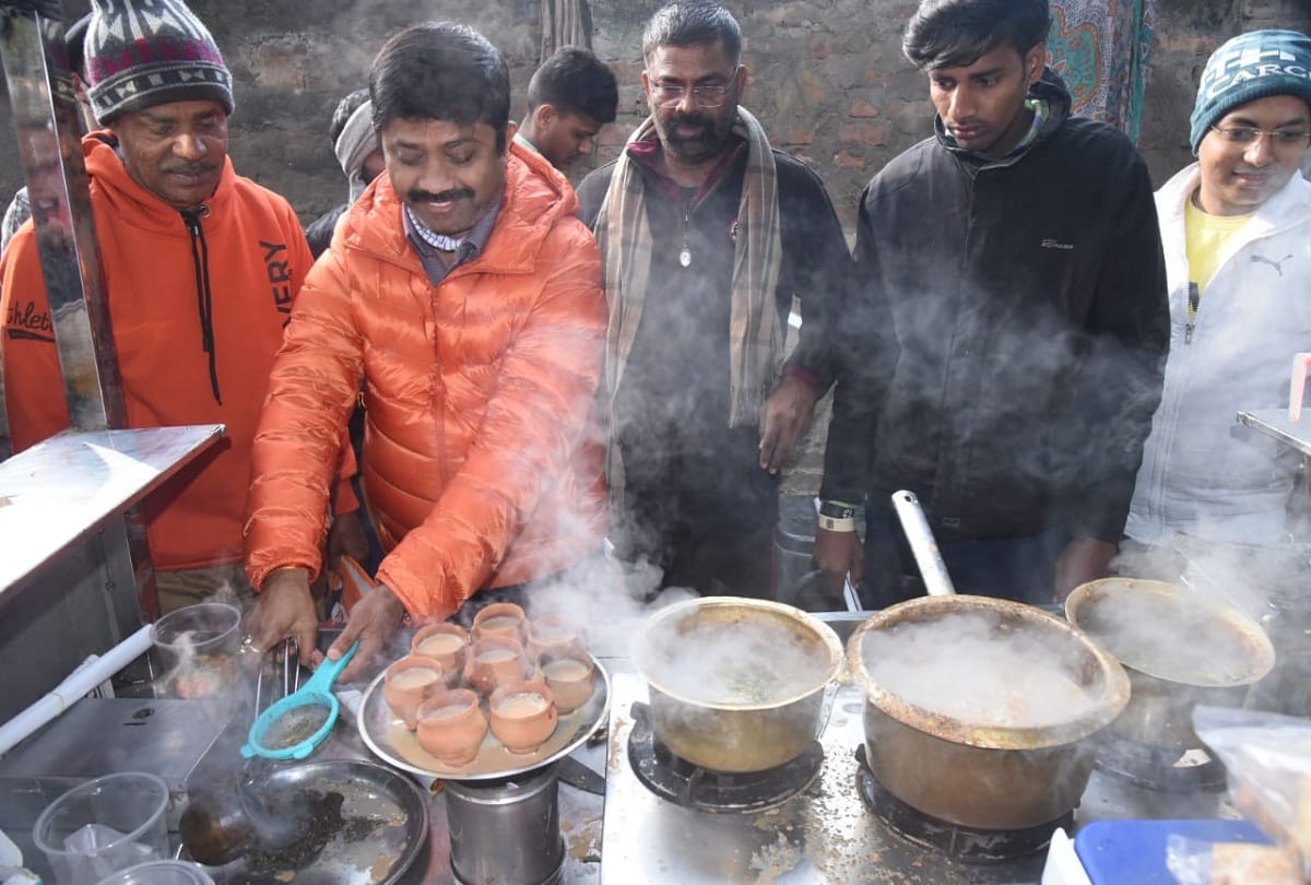 Prayagraj: After filtering the shortbread, Nandi became a tea person