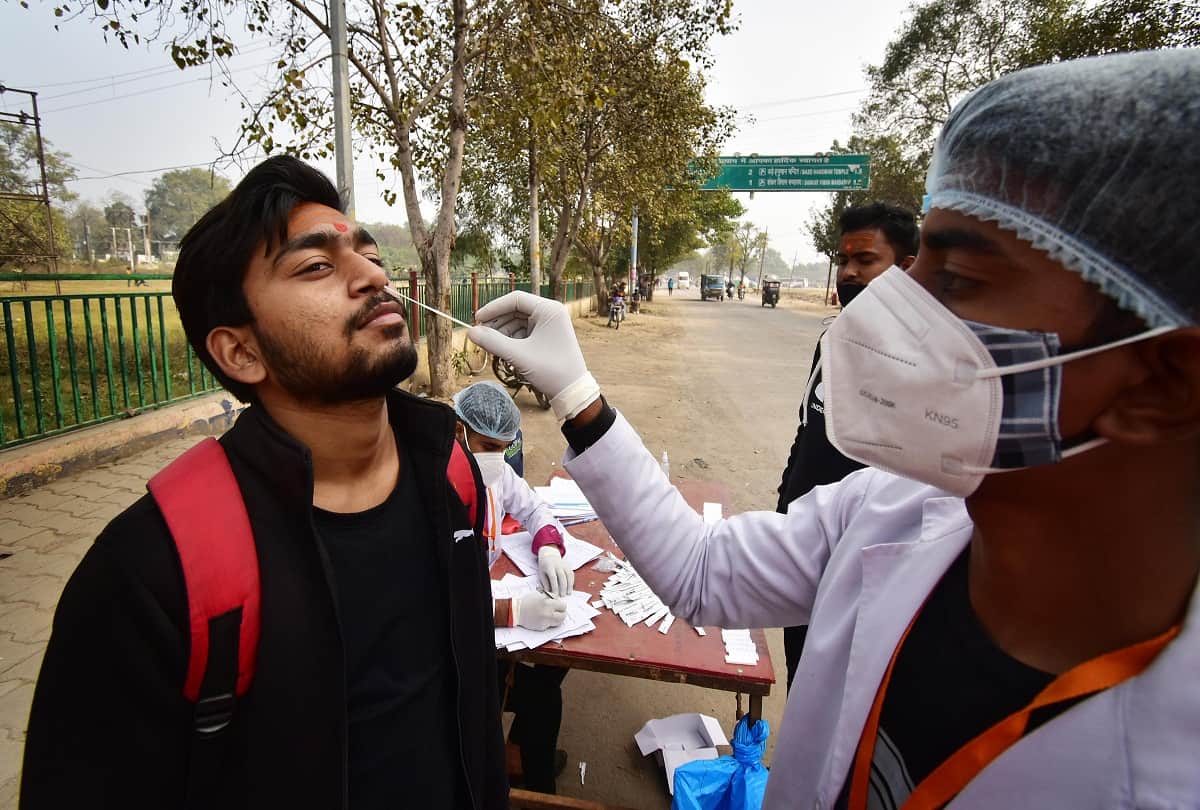 paush purnima 2022 today prayagraj ganga snan corona cases found Five infected people found on the sand of Sangam blown their senses