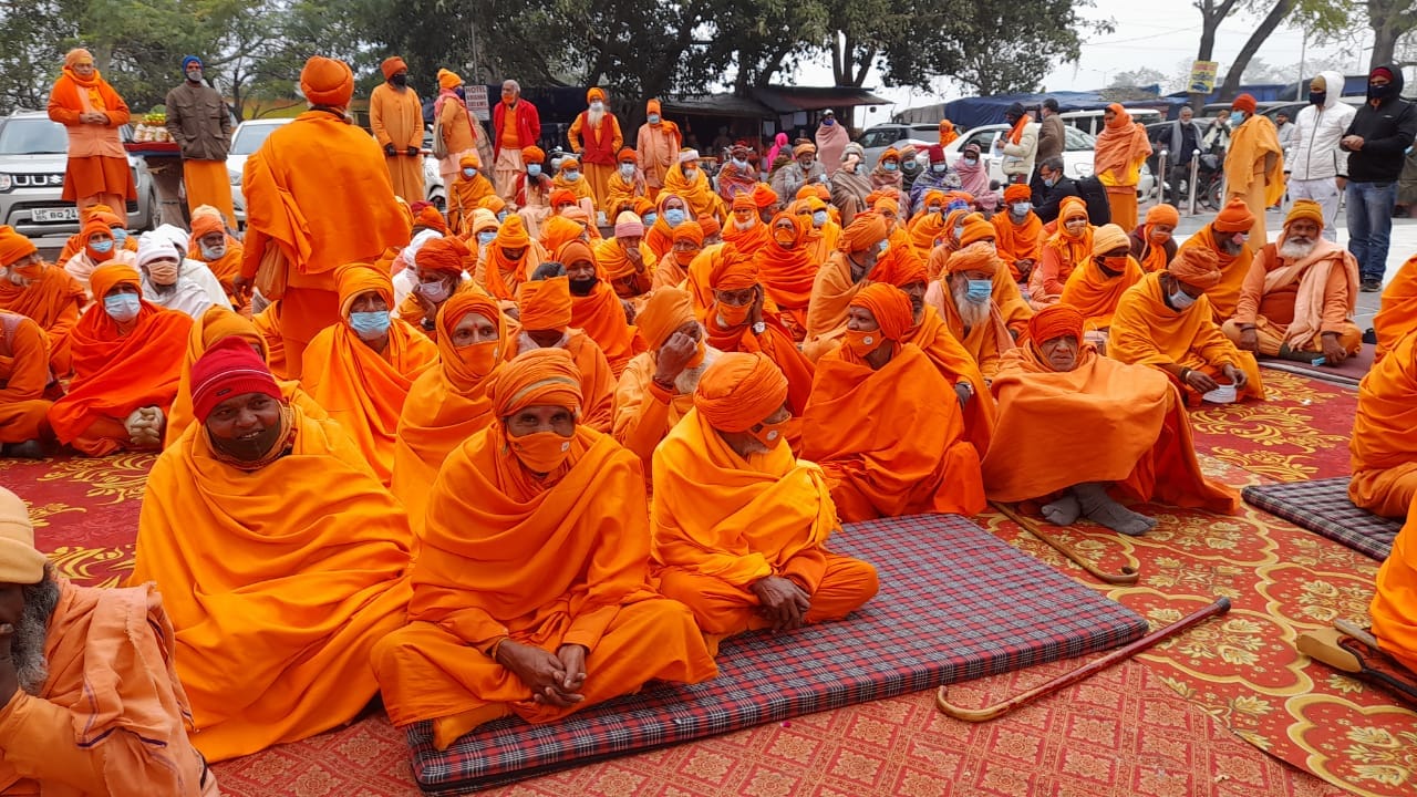 haridwar dharm sansad: Saints opposing case filed on hate speech, held pratikar sabha today, see photos