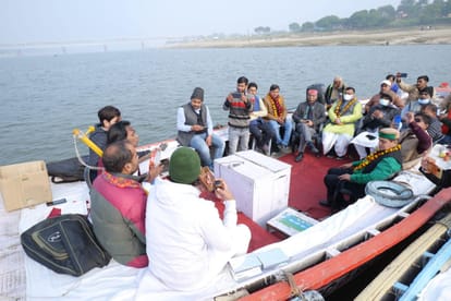 International Kashi Ghat Walk University  Annual function of concluded scholar said  Ganga Ghat is essential for health and education