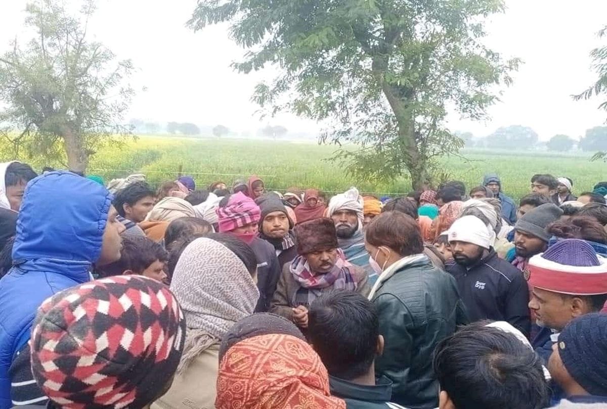 farmer died in road accident on agra fatehabad road
