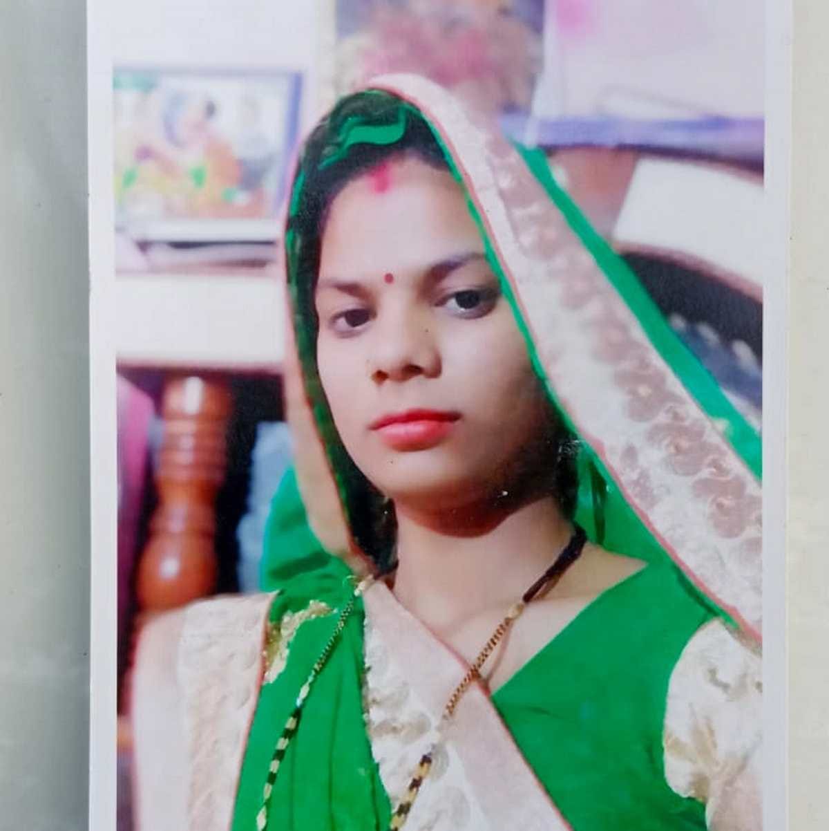 Woman suicide hanged herself due to dowry harassment in maternal house case against four including husband in varanasi