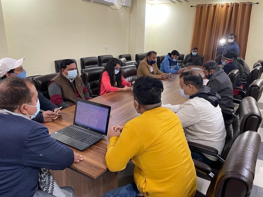 Roadshow-Rally banned, political parties increased army of digital warriors