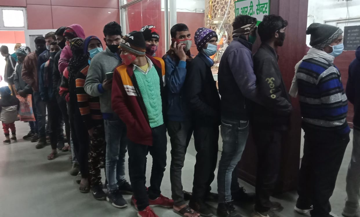 People forgot distance of two yards in civil hospital, queue