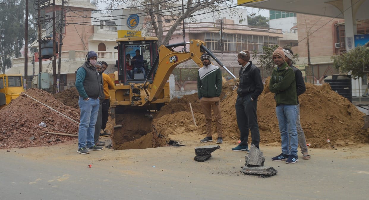 Hathras: Farm house is coming in the way of making a line in the industrial area