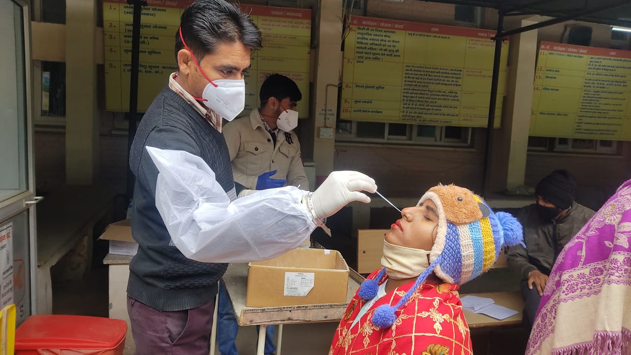 Elderly dies of corona, 92 infected including Deputy Commissioner and four doctors