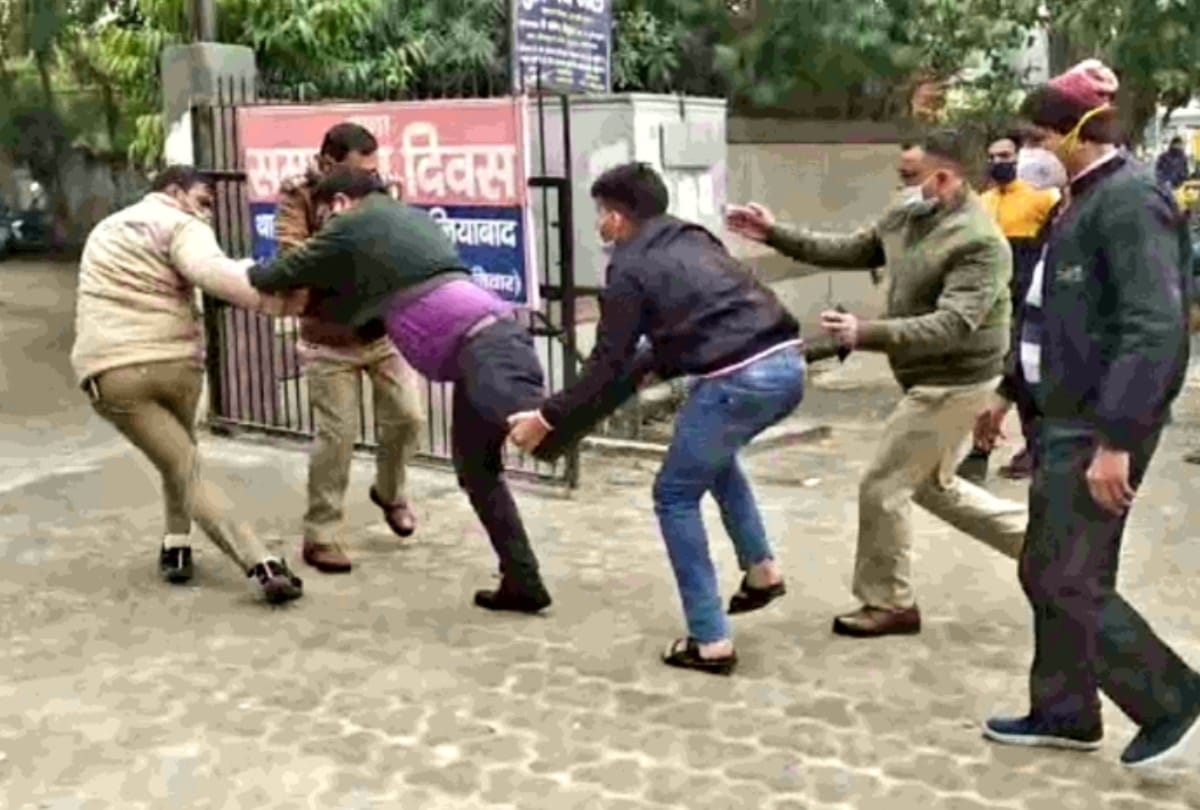 BJP workers protest at indirapuram police station against candidature of MLA Sunil Sharma