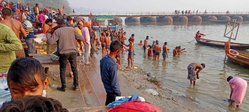 Devotees take a dip of faith in Ganga on Paush Purnima