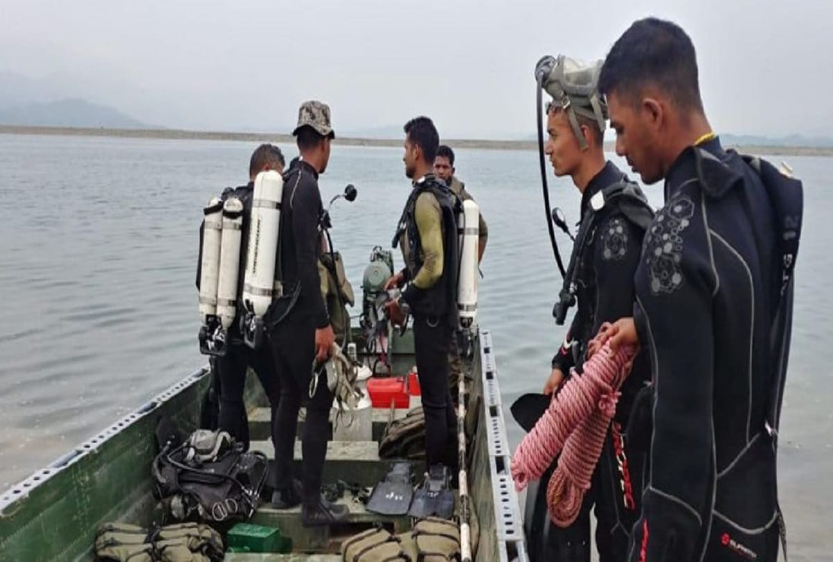 Army chopper accident in Ranjit Sagar lake: Father of Captain Joshi, who lost his life, said - If life jacket had been there, my son and his companion would have been alive