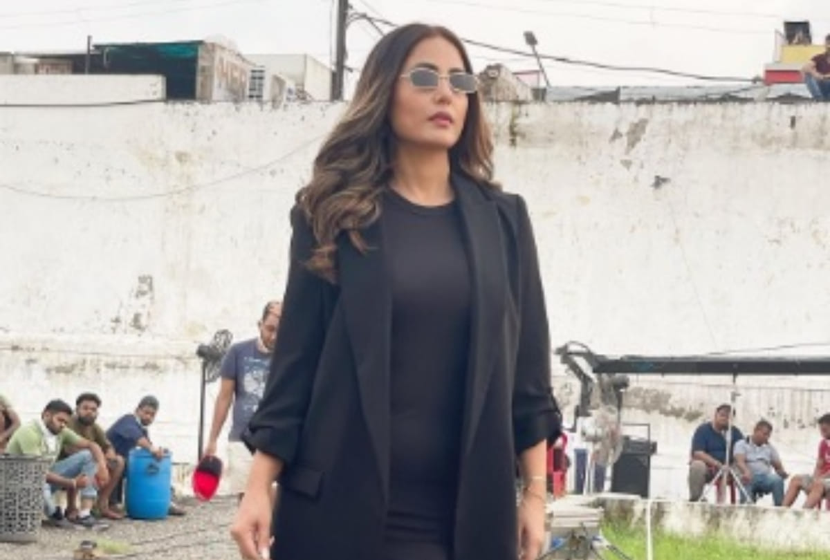 hina khan stuns in classy look in black dress with blazer
