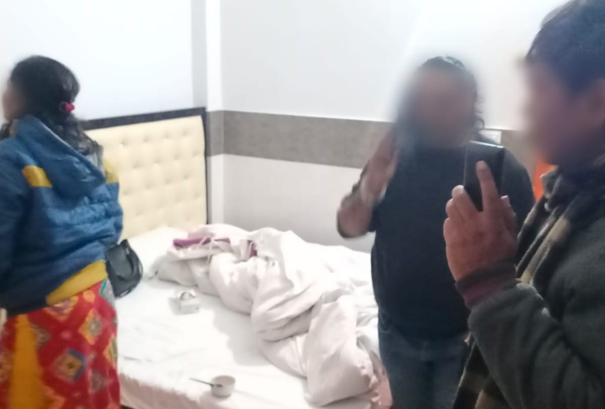 Husband Caught Wife Wife Boyfriend In Hotel Room Crime News