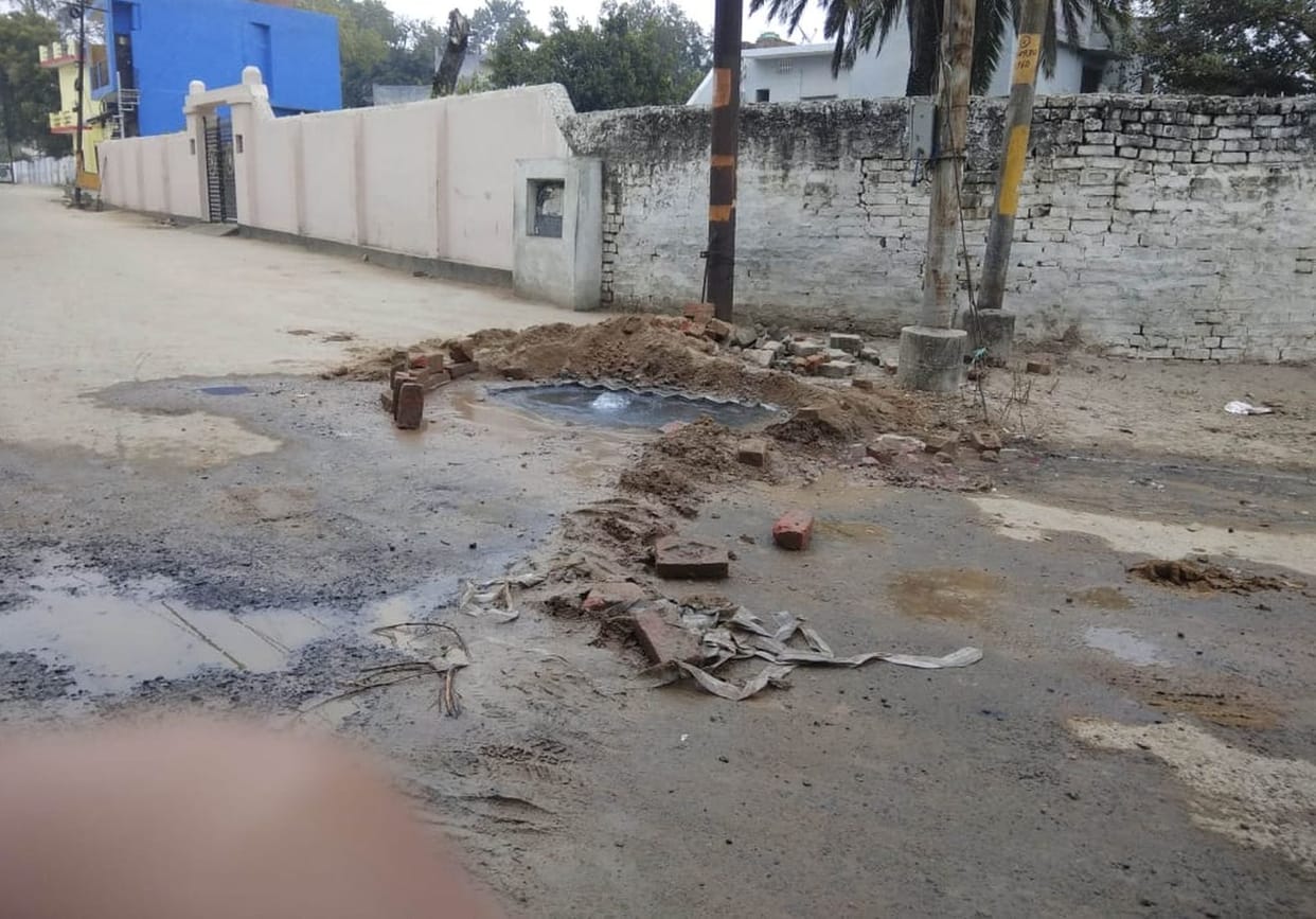 Pipeline burst in civil line, drinking water stalled