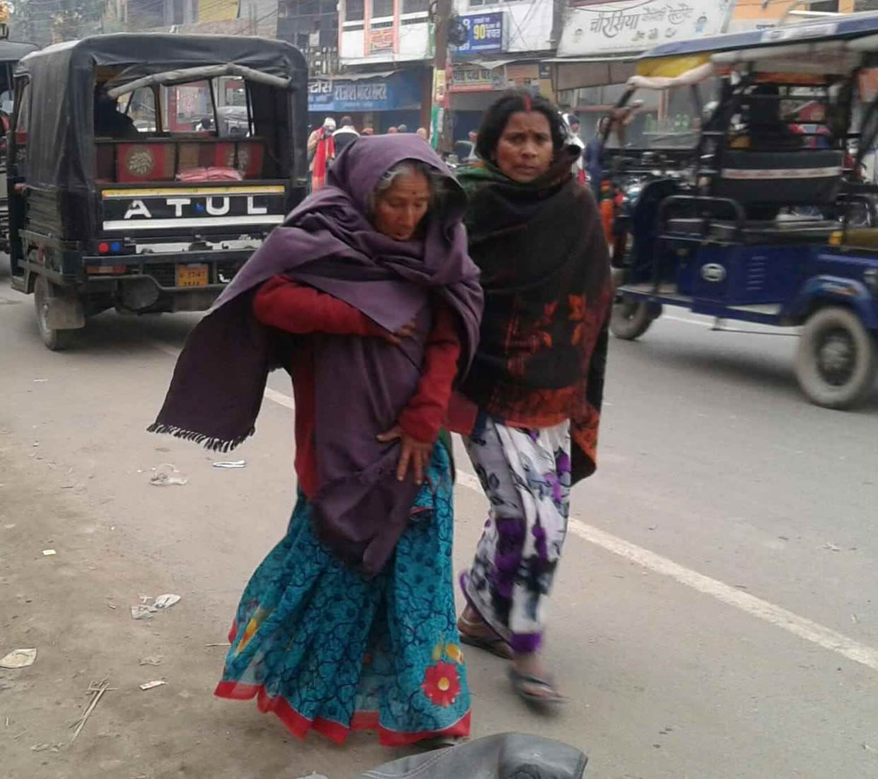 Fog prevailed throughout the day, people shivering due to severe cold