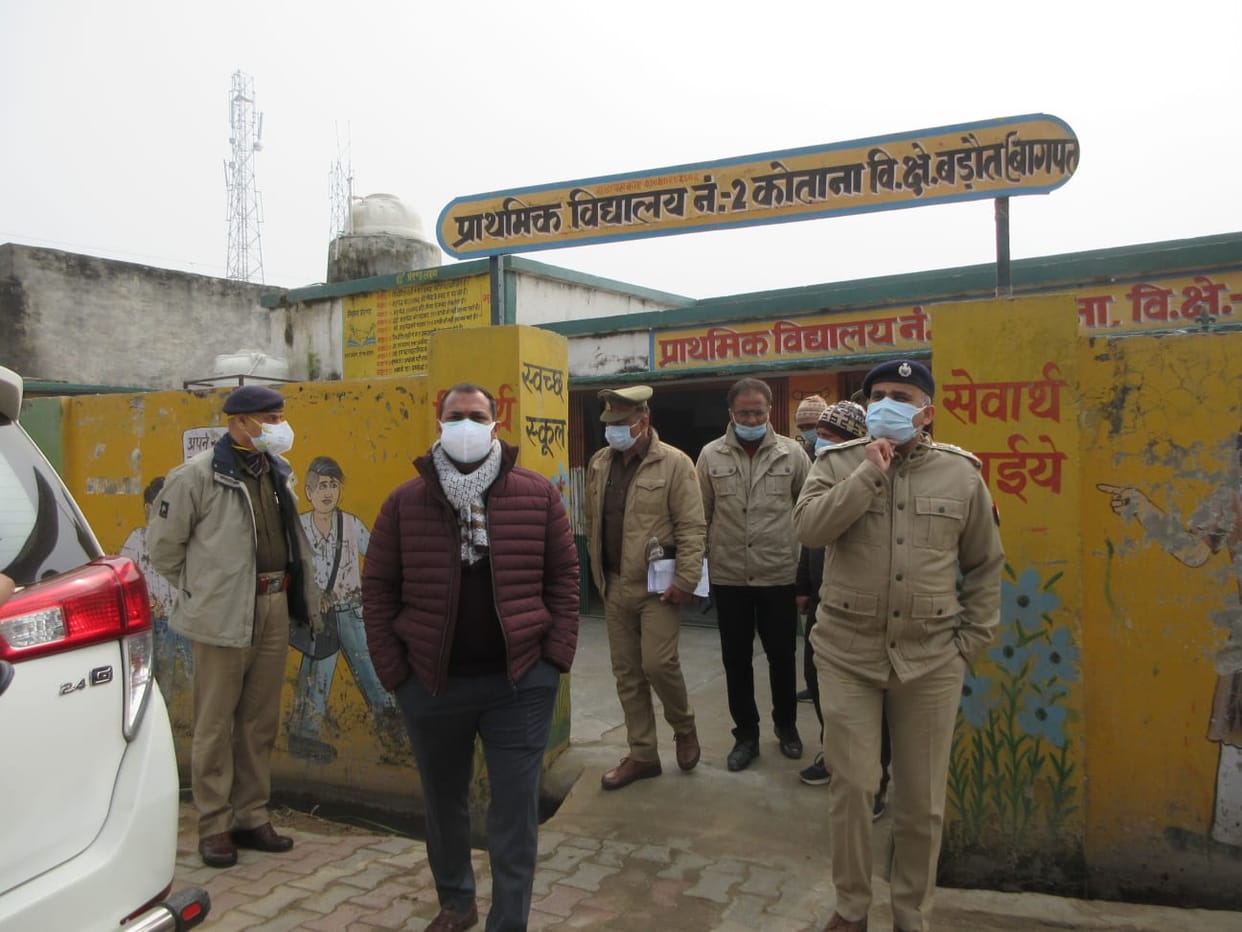 DM, SP inspect polling stations