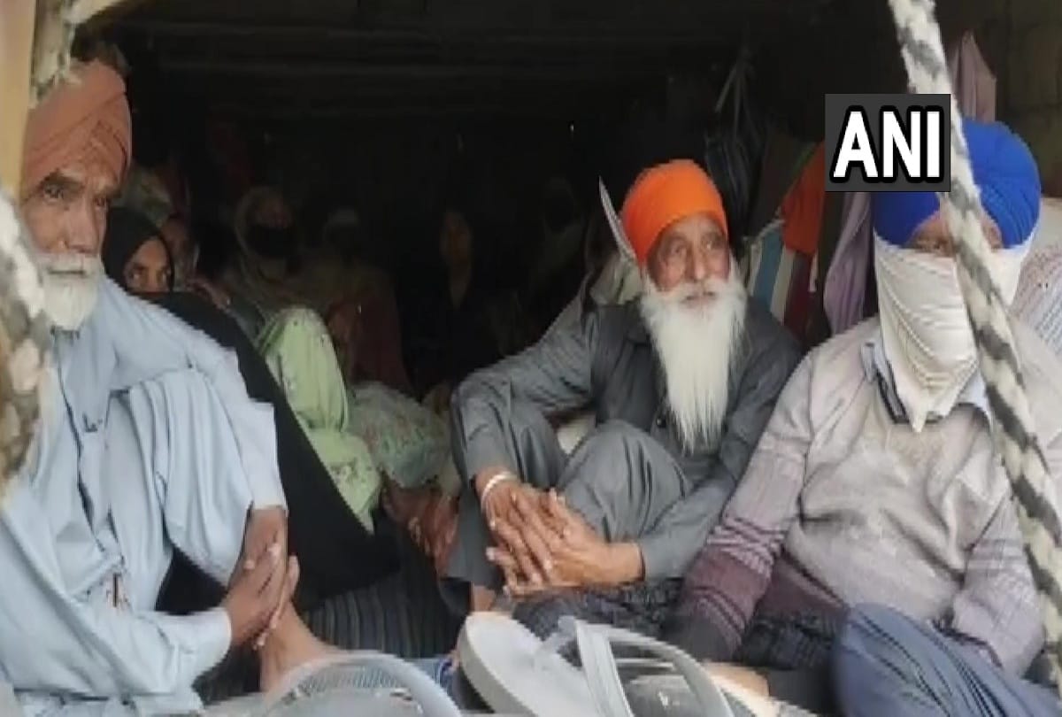 Anti social elements attacked Sikh pilgrims returning from Patna to Punjab and six injured