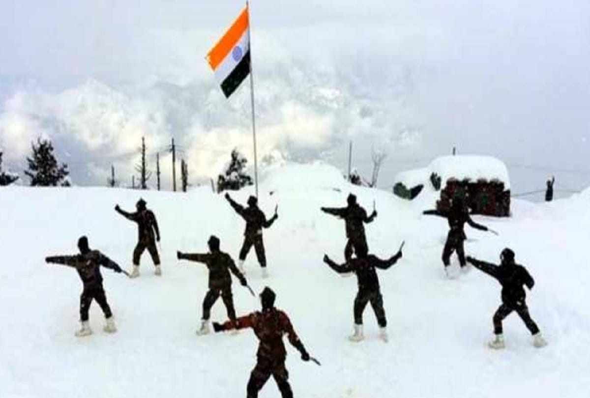 Bihu dance of soldiers amid heavy snowfall on Indo-Pak border