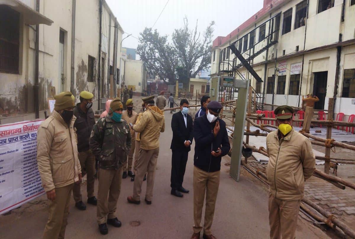 BJP, SP and Congress candidates filed nomination papers for the assembly elections in Agra