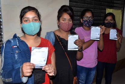 Prayagraj Corona News: 399 newly infected including ADM Nazul, 17 patients on oxygen support in SRN Hospital