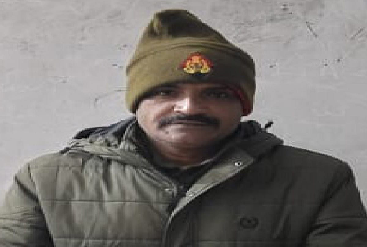 Constable dies after being hit by speeding pickup, police vehicle seized