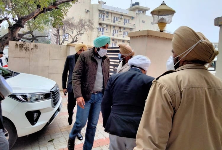 Akali leader Bikram Singh Majithia again appeared before SIT in Mohali 