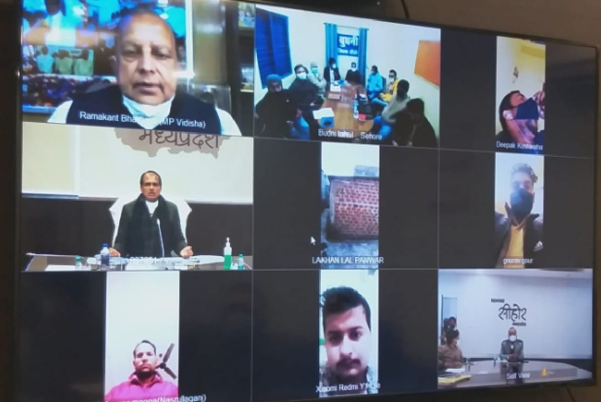 CM knows well-being: Shivraj inquired about health by video call from home isolated patients of Budhni, Rehti and Nasrullaganj