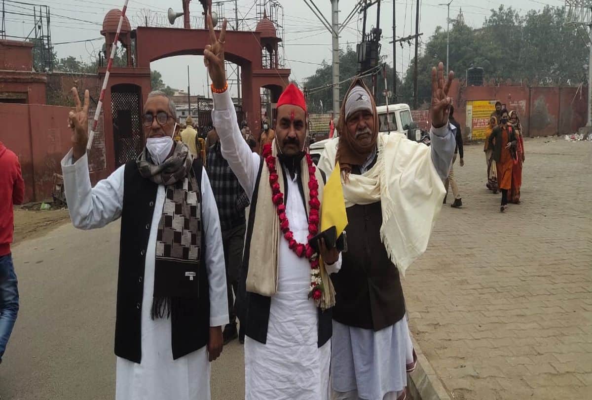 BJP, SP and Congress candidates filed nomination papers for the assembly elections in Agra
