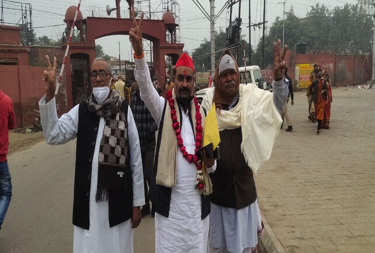 BJP, SP and Congress candidates filed nomination papers for the assembly elections in Agra