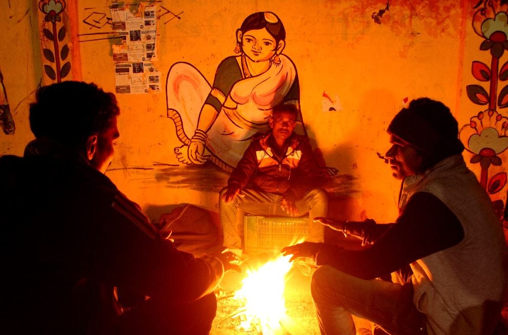 Purvanchal varanasi Weather update today Snowy winds increased cold and winter temperature dipped