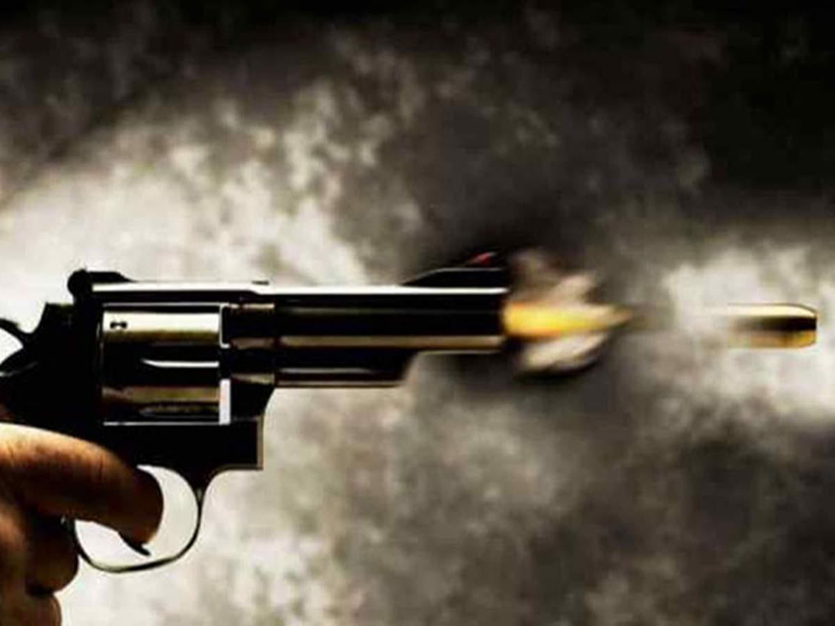 Youth shot dead in the engagement ceremony itself, committed the crime for refusing to withdraw the case