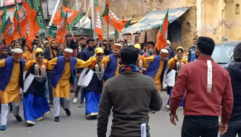 Violation of Kovid rules in BJP's campaign ad shoot