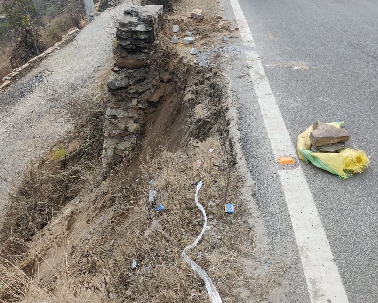 Pillar Brakage In Highway