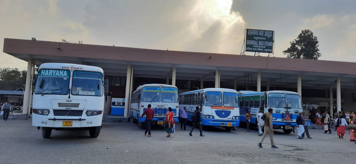 Population of more than ten thousand, one bus, how will it be a pleasant journey