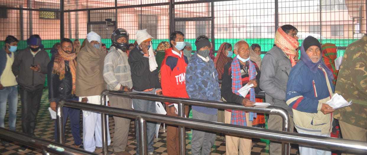 Hathras: 37 more people found corona infected in the district