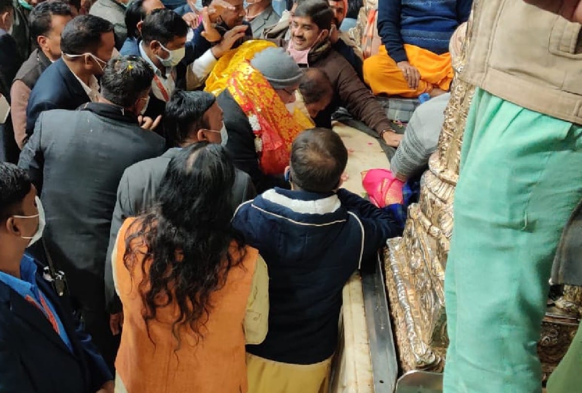 Chhattisgarh CM Bhupesh Baghel performed worships in Banke Bihari Temple Mathura