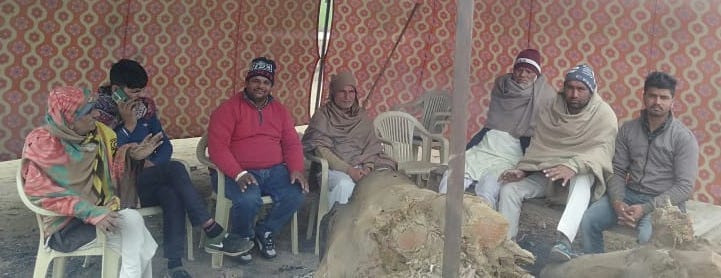 Farmers standing on dharna even on 33rd day