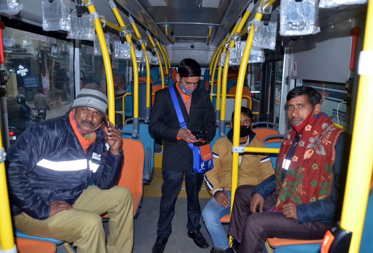 Electric bus ran on two routes, Passengers were very happy