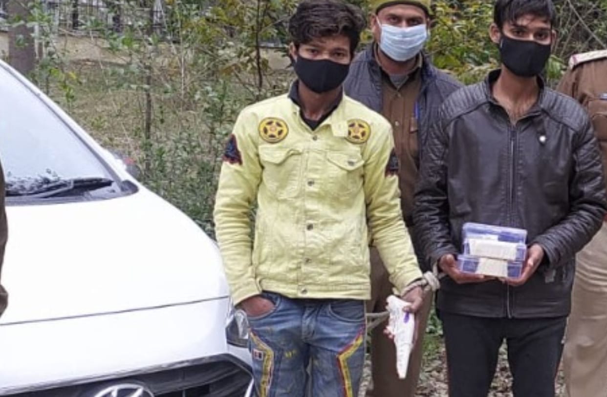 Car-riding miscreants robbed 30 thousand from the truck driver, two arrested
