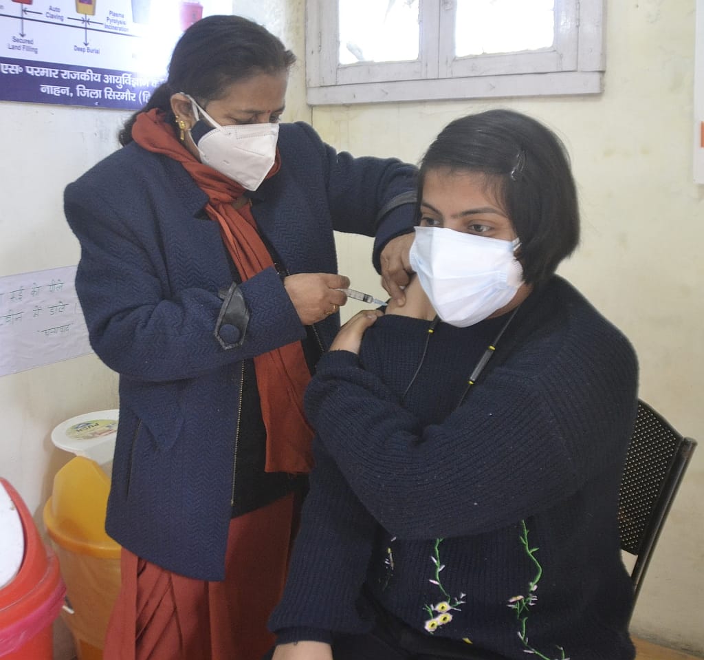 vaccination speed is going down in sirmaur district