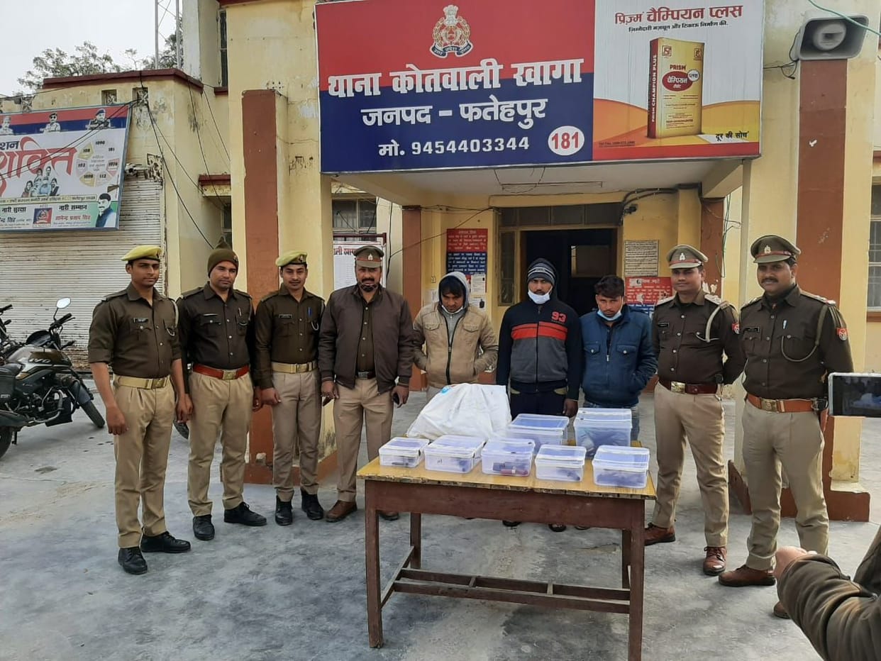 fathepur news,Fireworks factory busted, three arrested