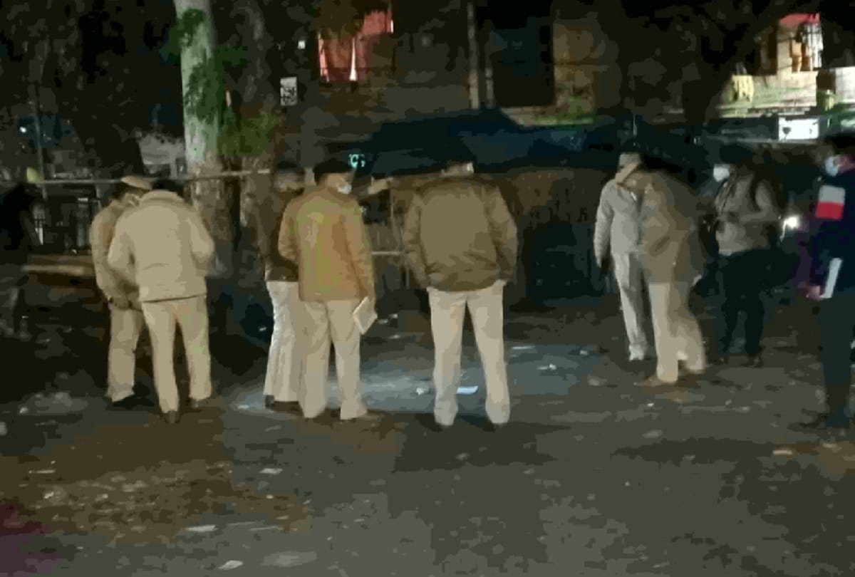 Delhi Police arrested two gangsters from Punjab