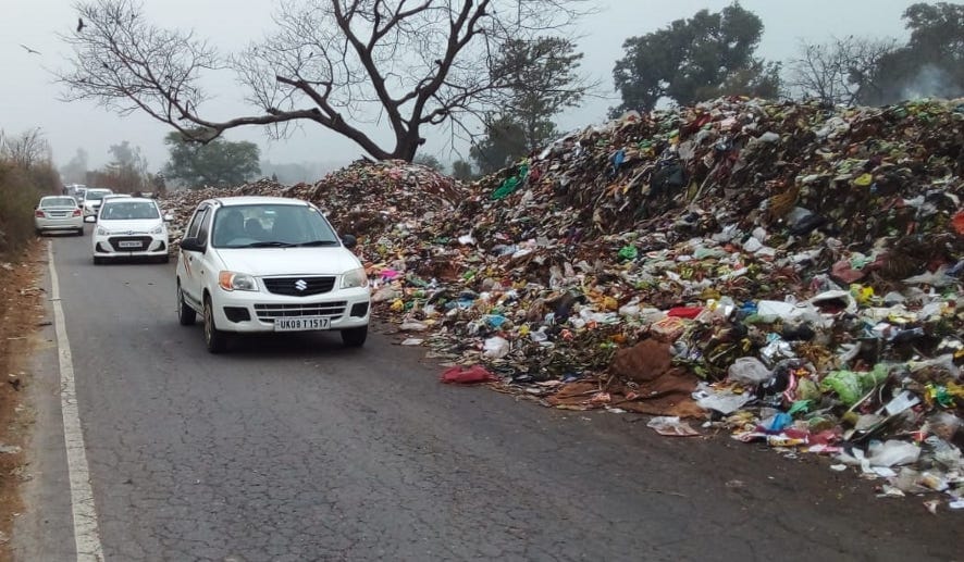 Passersby upset due to littering on the road