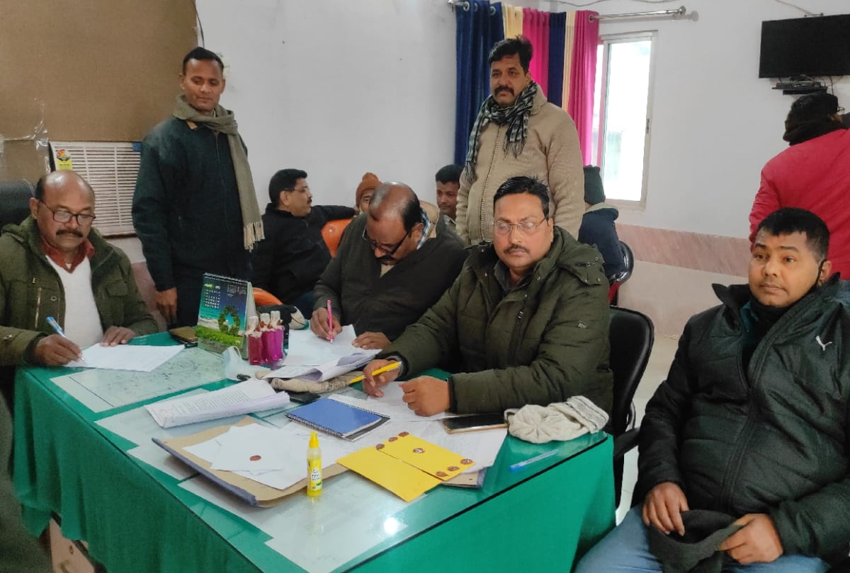 Anti corruption caught assistant accountant taking bribe of 20 thousand rupees