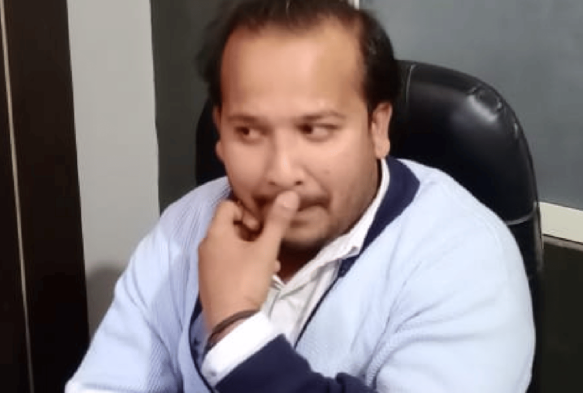 Shivupari: Lokayukta team caught Patwari red handed while taking bribe of 35 thousand
