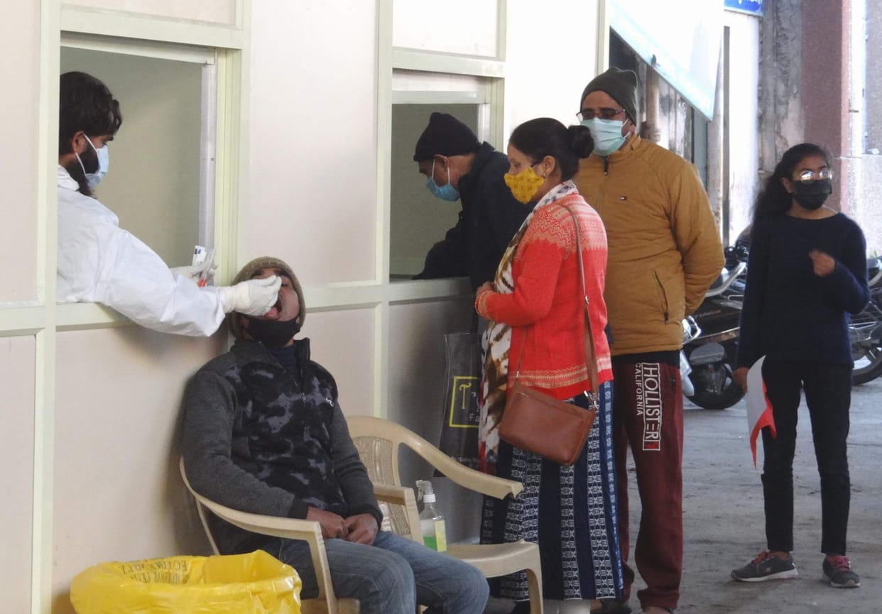 220 people including 140 tourists corona infected