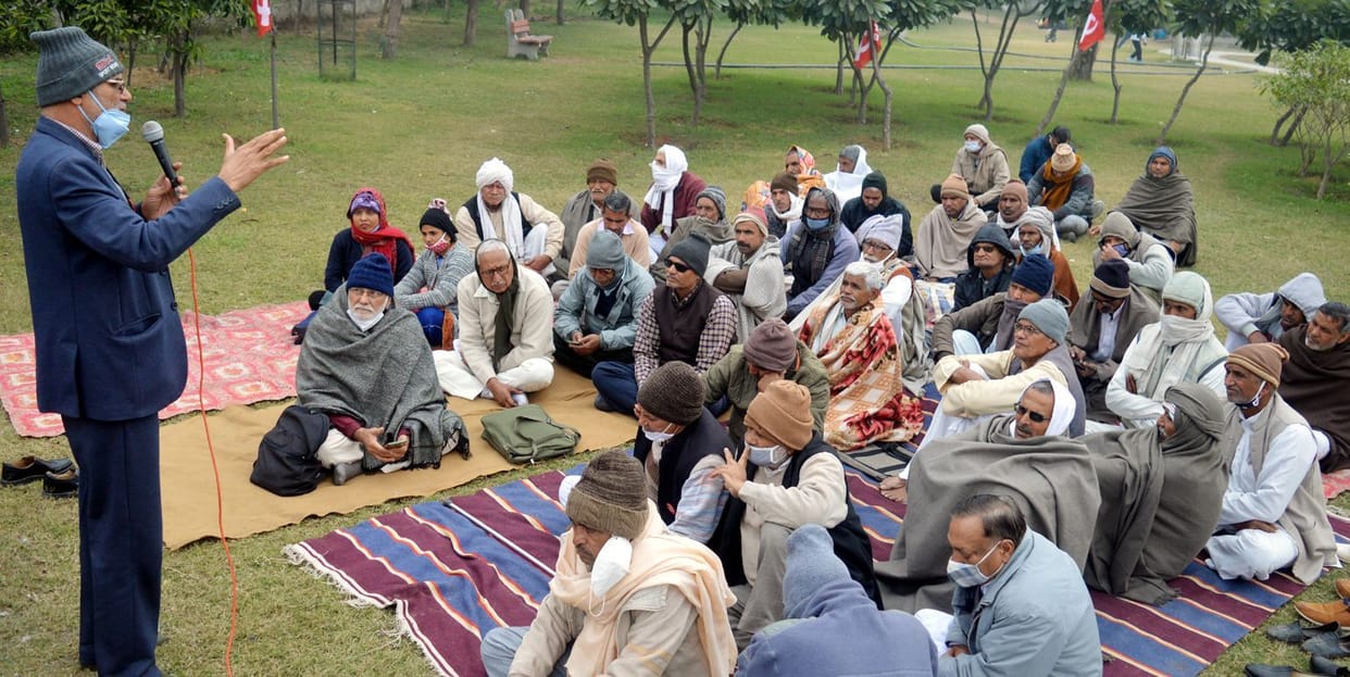 Farmers and laborers demonstrated at the office of the Deputy Commissioner