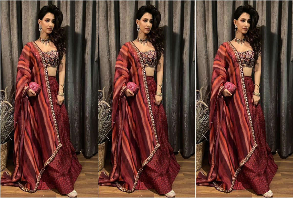 disha patani gorgeous look in bold nek blouse with lehenga