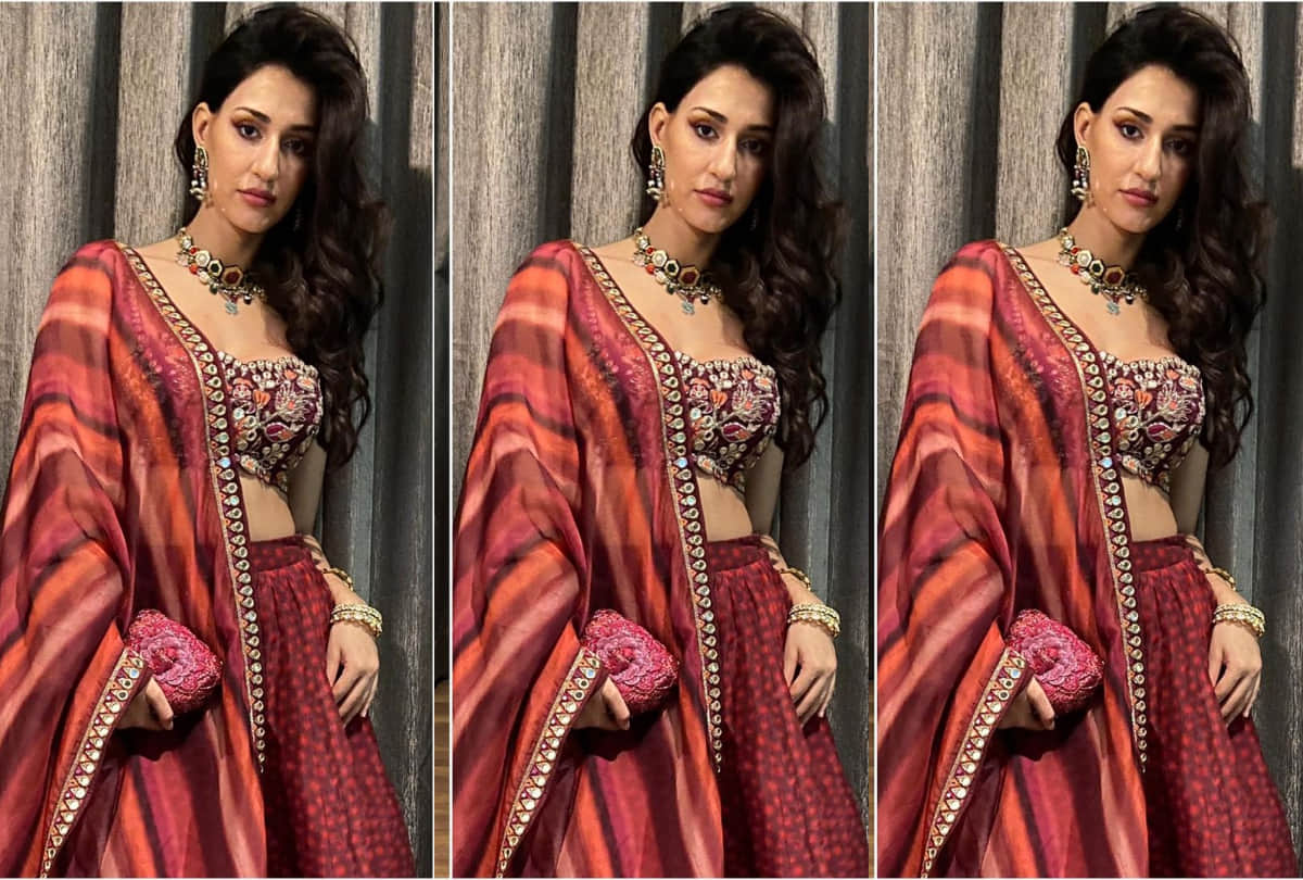 disha patani gorgeous look in bold nek blouse with lehenga